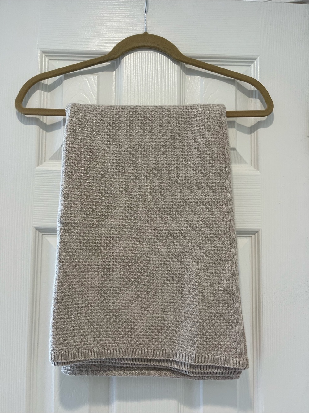 Banana Republic Cream Knit Scarf